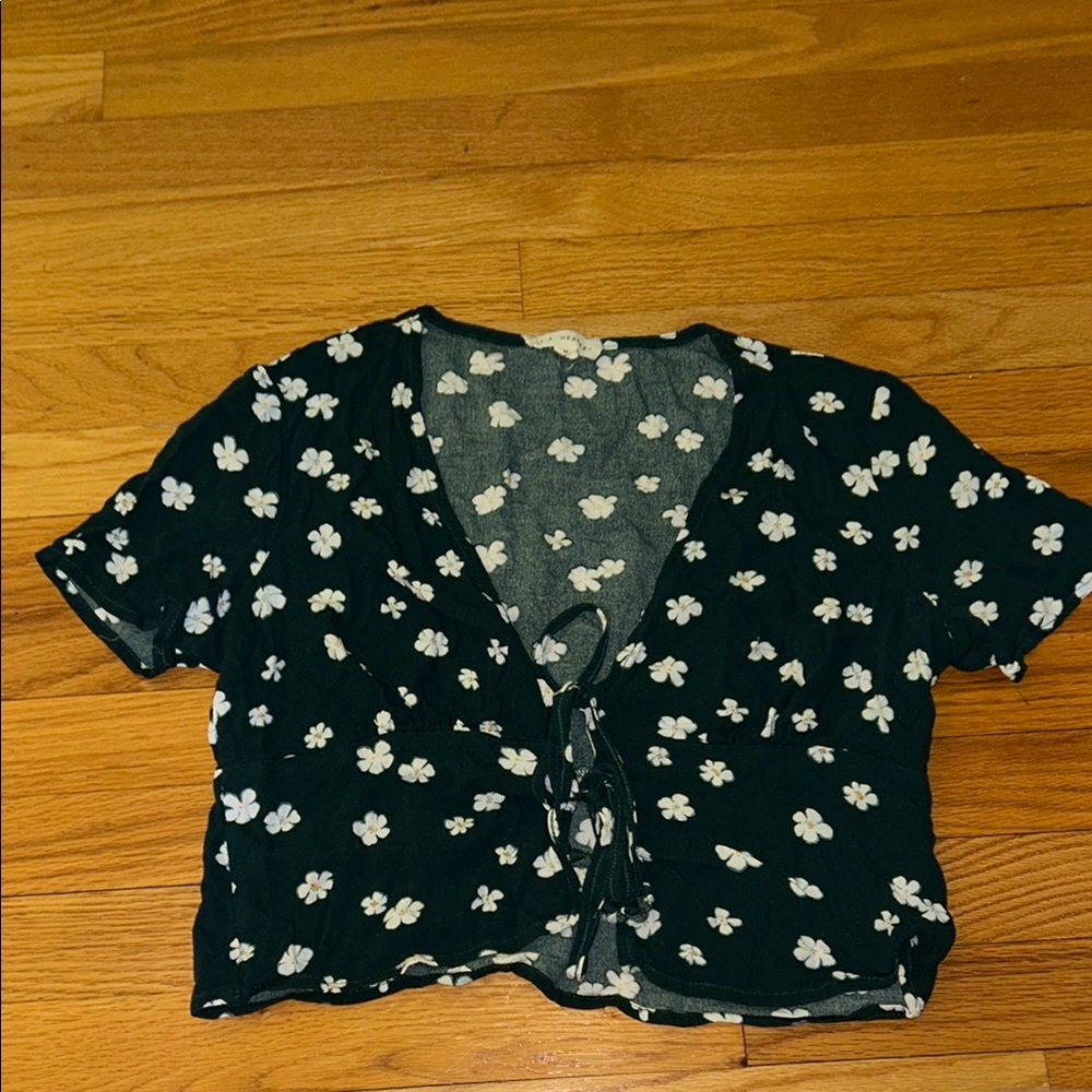 La Hearts Black and Blue Cropped Tie Front Blouse